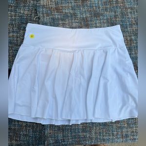 ✨Never Worn✨ White tennis skirt